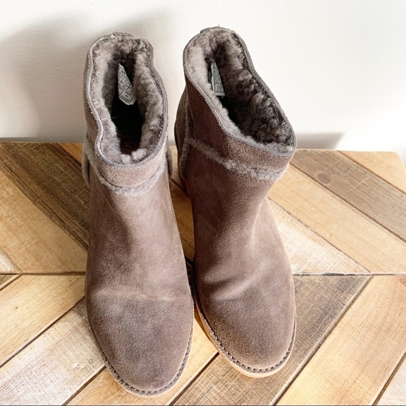 UGG Women Kasen Black Suede Shearling Lined Block Heel Ankle  UGG Kasen Ankle Boots